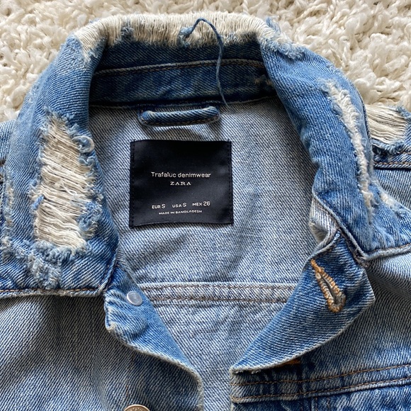 Zara distressed jean jacket - Picture 2 of 2